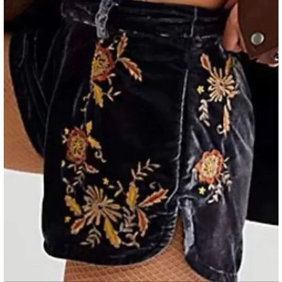 People NWT Free People Wild Roses Embroidered Shorts Size 2 - Picture 3 of 8